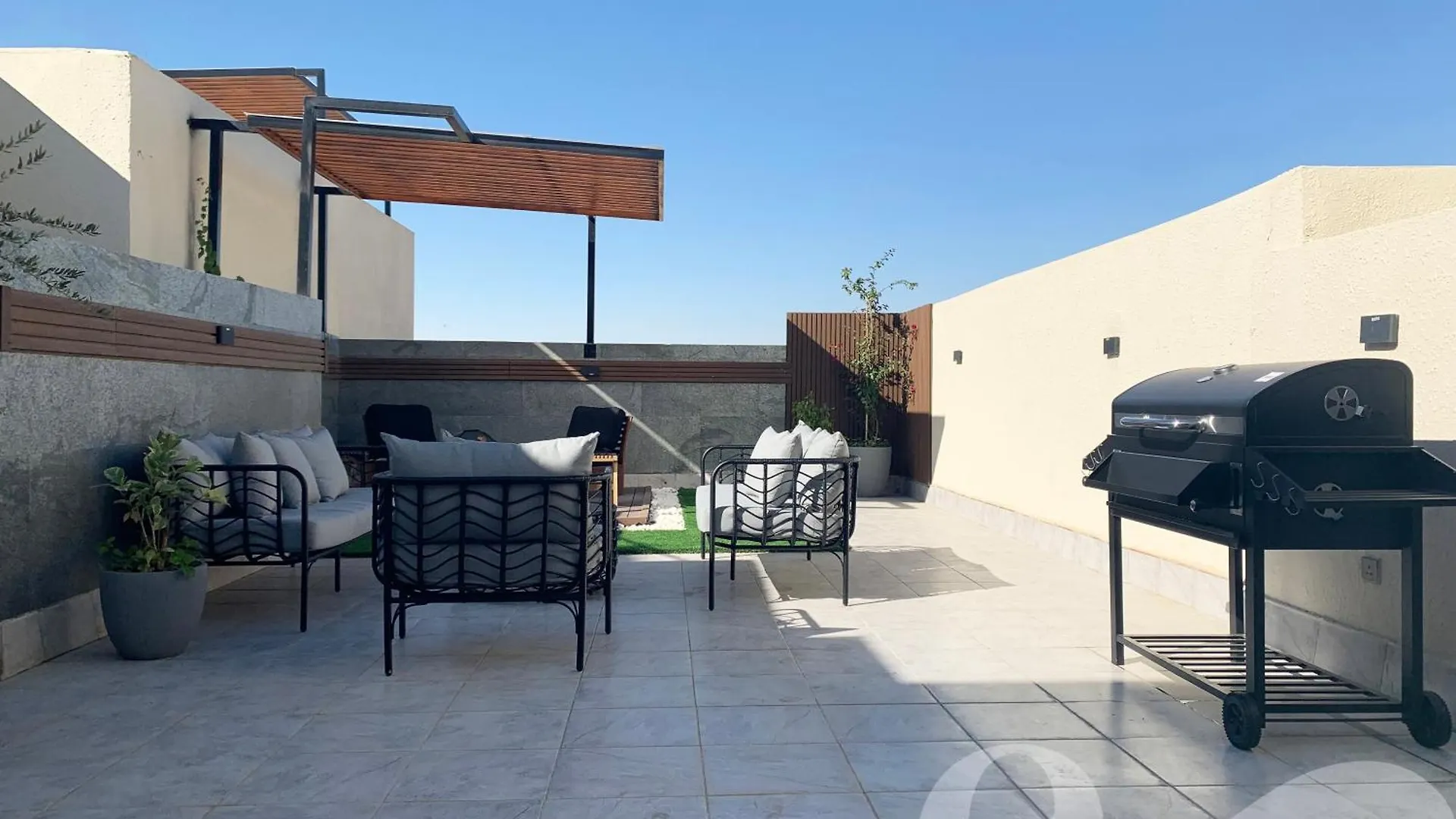 شقة Kease Qirwan A-10 Black Opal Gx18 الرياض المملكة العربية السعودية